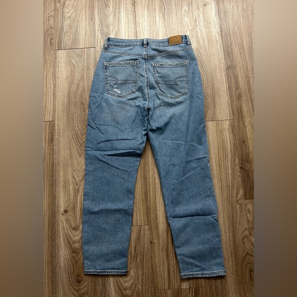 American Eagle Mom Jean - size 6 short - Picture 4 of 4